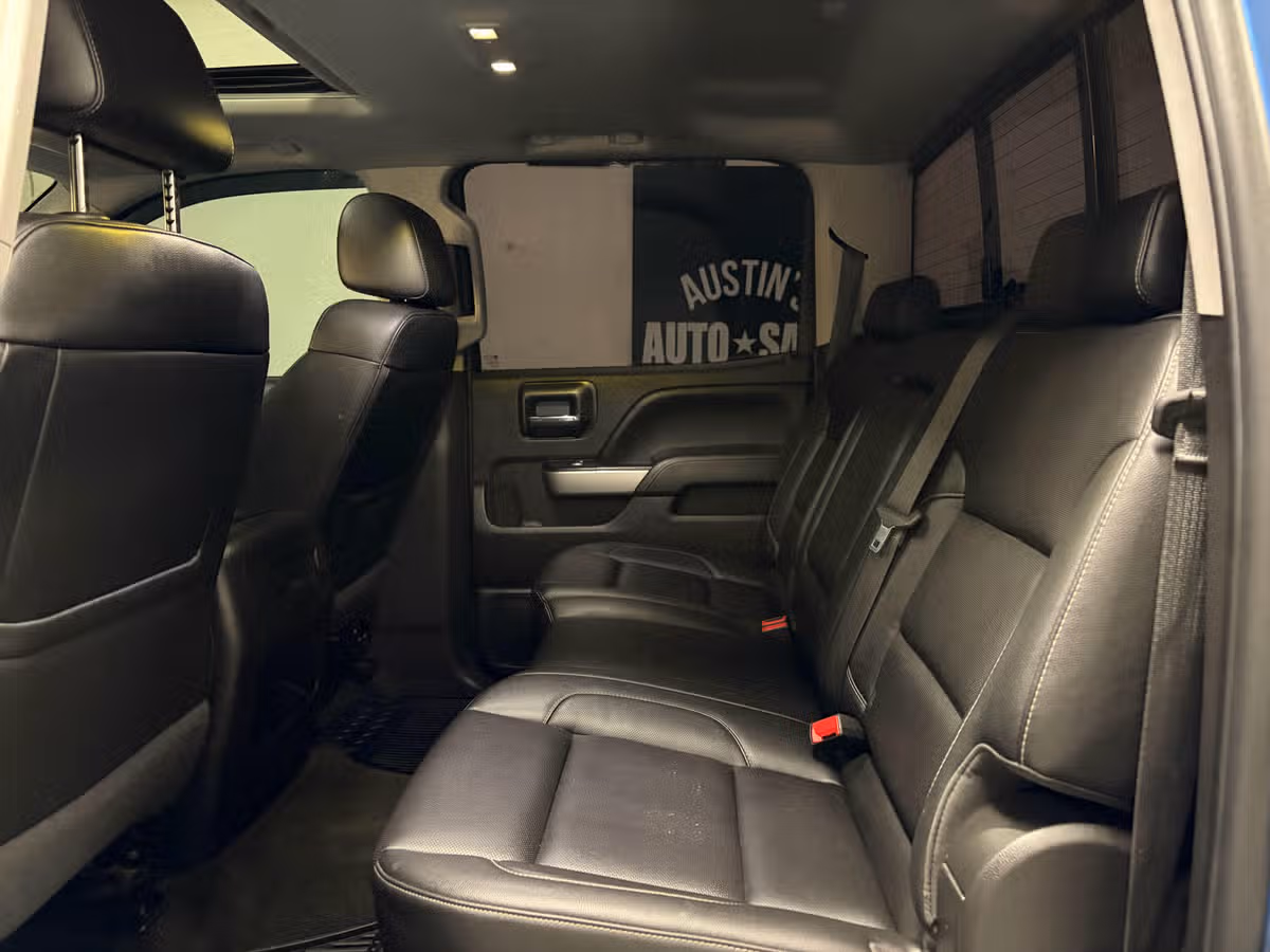 2018 Chevrolet Silverado 1500 LTZ Z71 Crew Cab Image 21