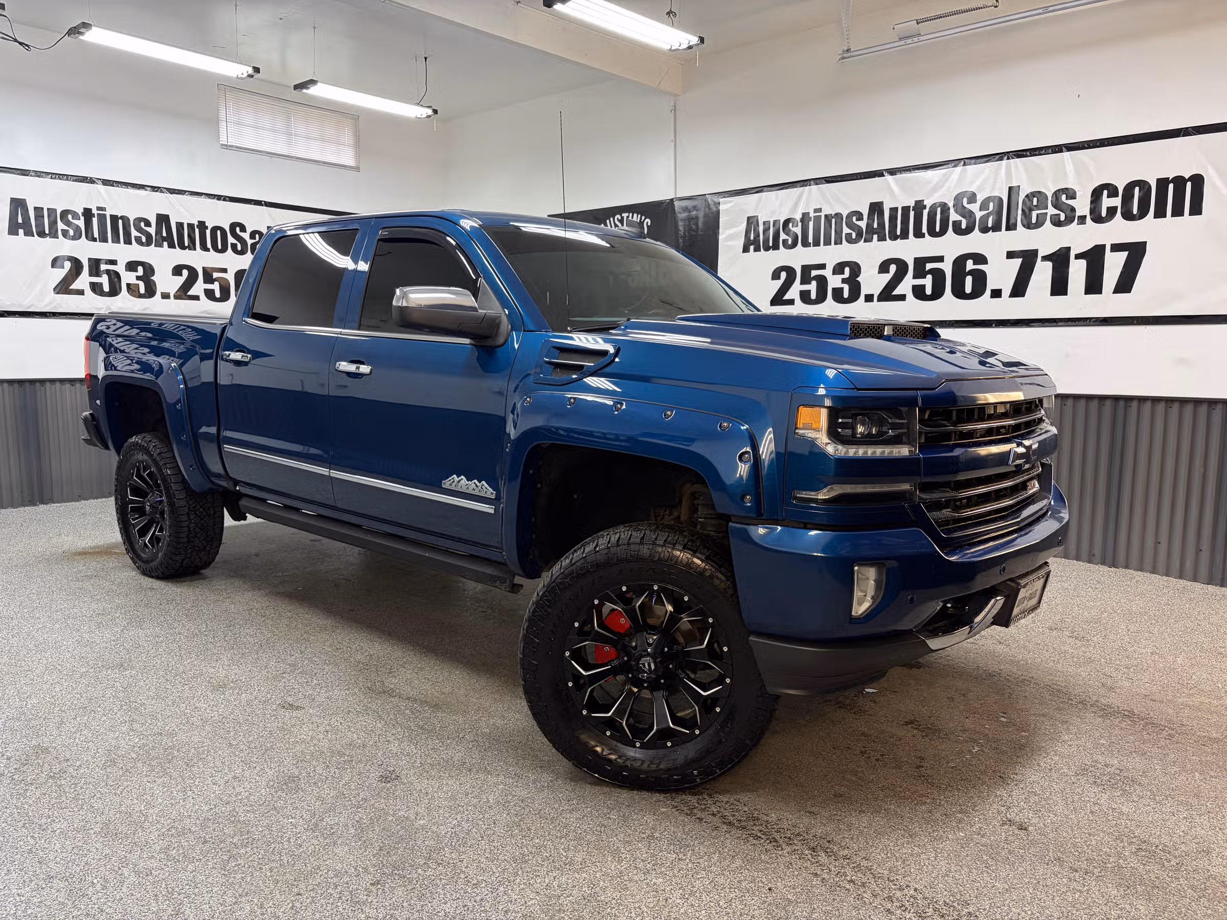 2018 Chevrolet Silverado 1500 LTZ Z71 Crew Cab Image 1