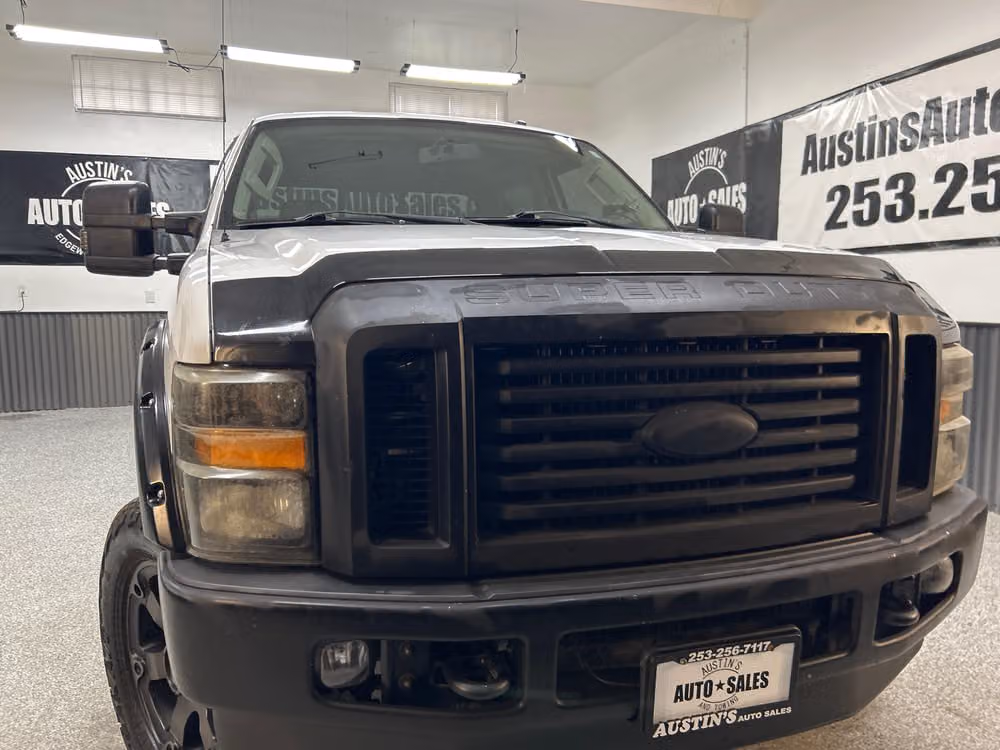 2008 Ford F-350 Super Duty Lariat Crew Cab Image 2