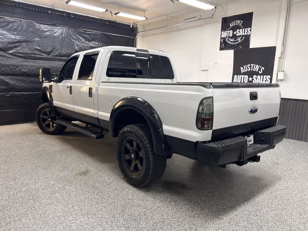 2008 Ford F-350 Super Duty Lariat Crew Cab Image 4