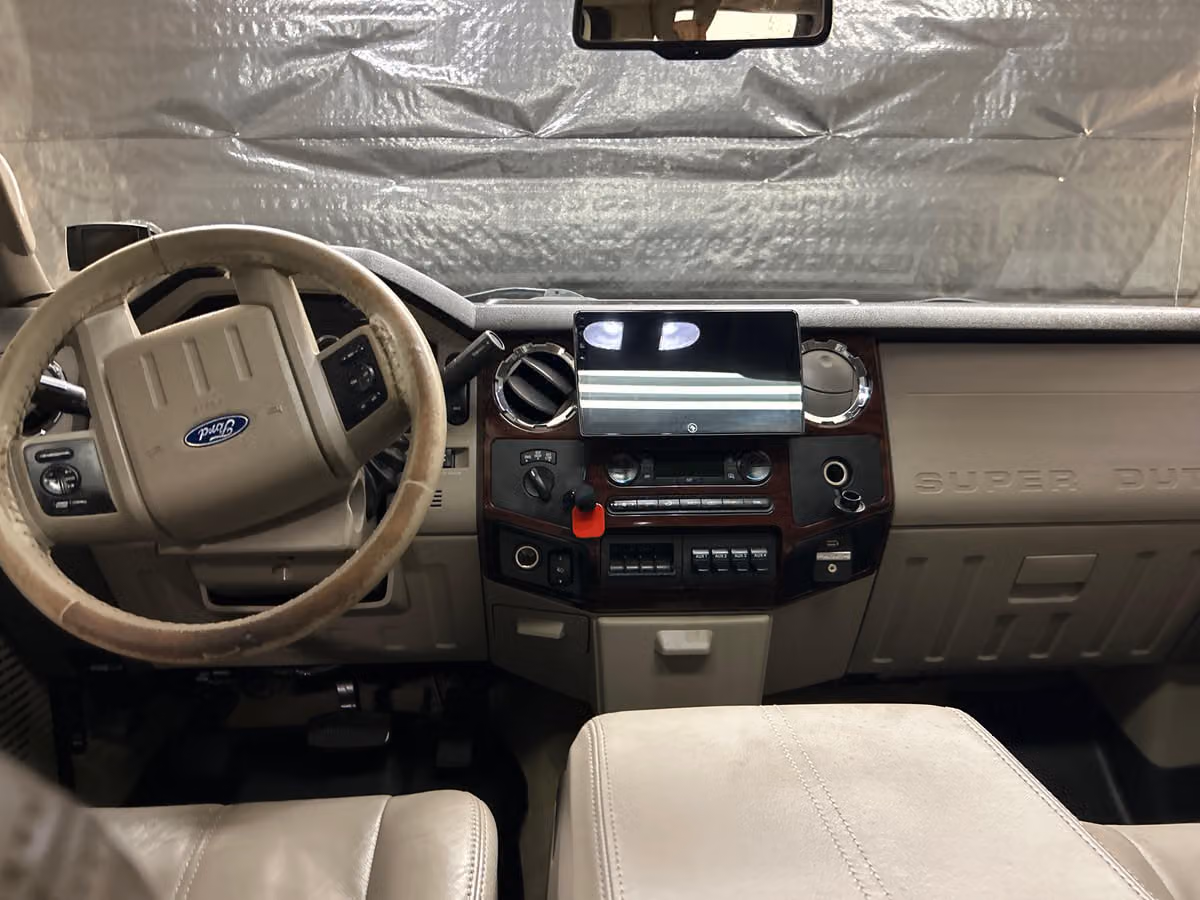 2008 Ford F-350 Super Duty Lariat Crew Cab Image 11