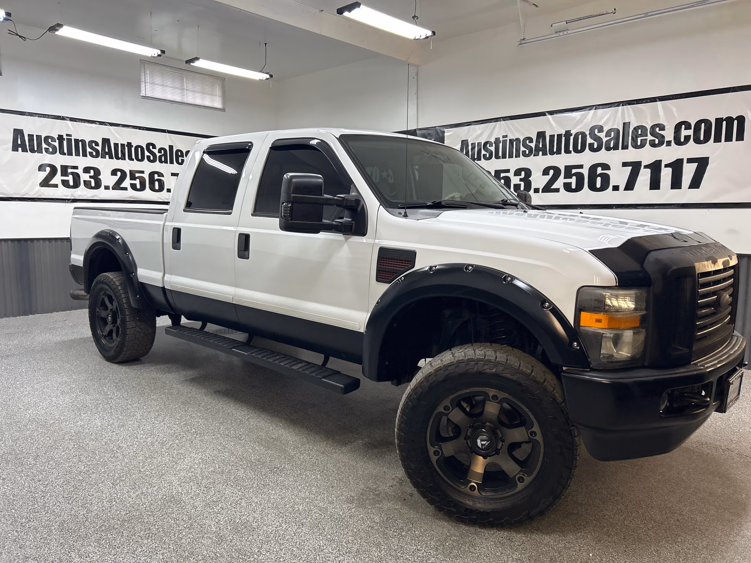 2008 Ford F-350 Super Duty Lariat Crew Cab Image 1