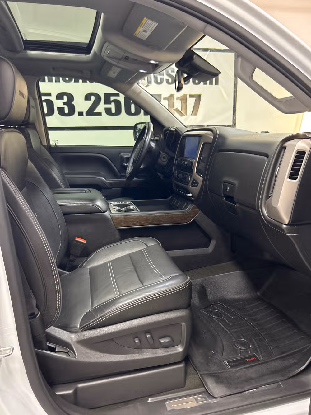 2017 GMC Sierra 1500 Denali Crew Cab Image 13