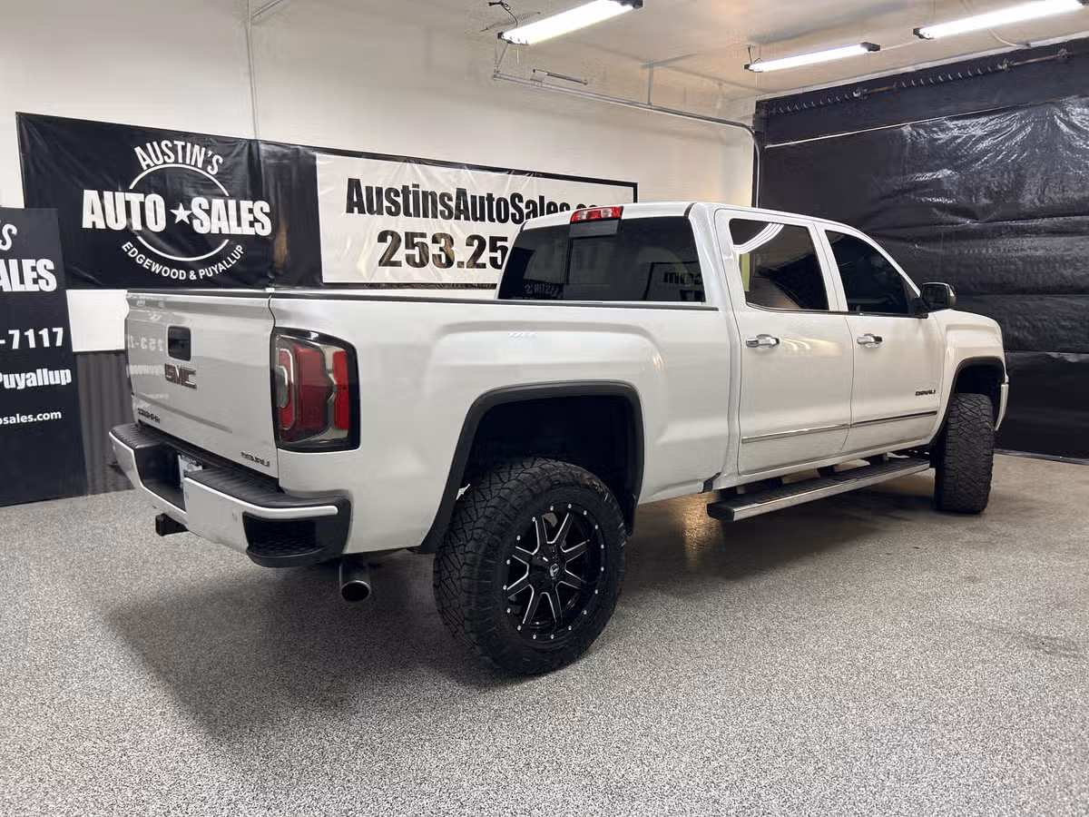 2017 GMC Sierra 1500 Denali Crew Cab Image 6
