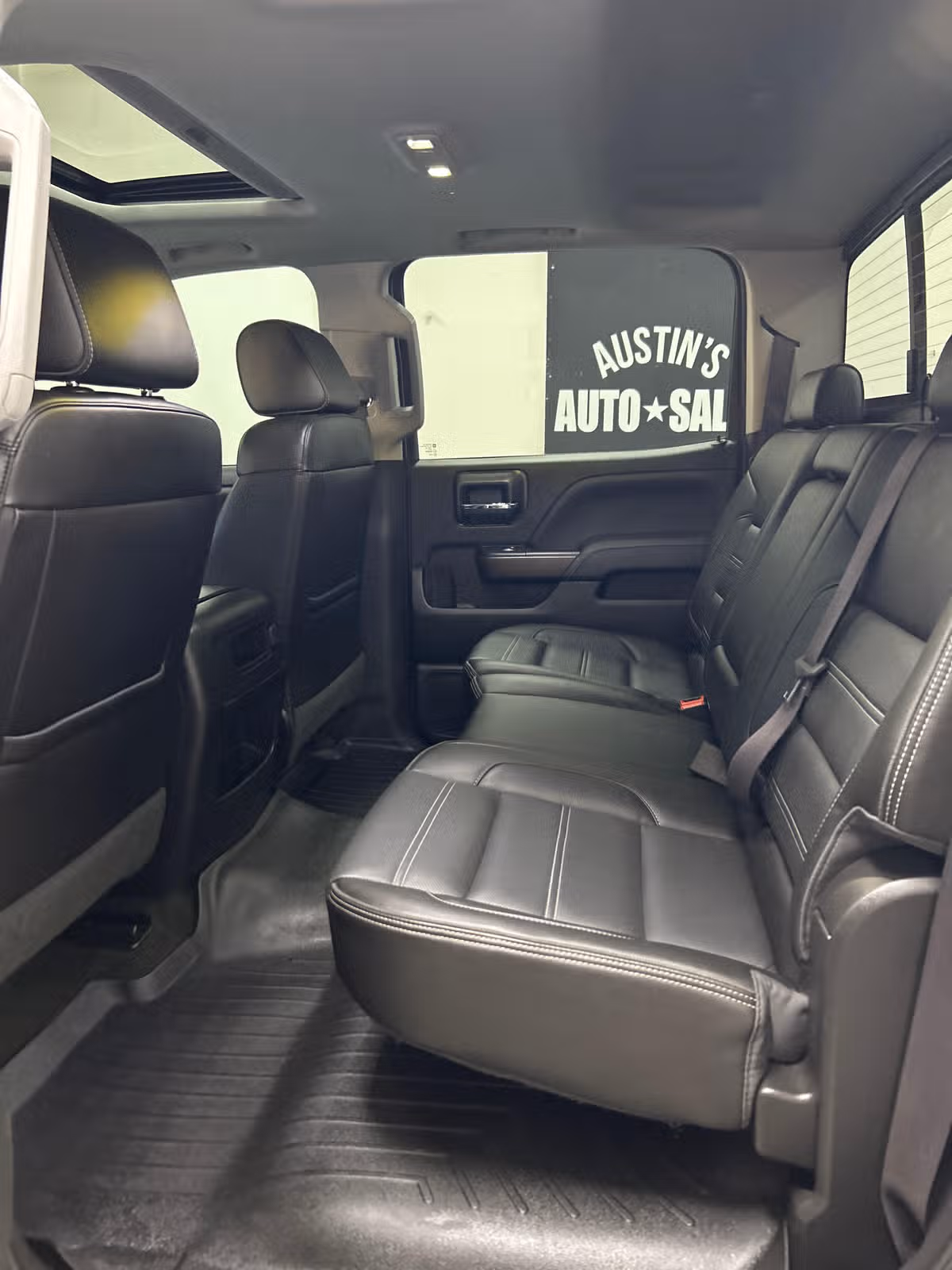 2017 GMC Sierra 1500 Denali Crew Cab Image 10