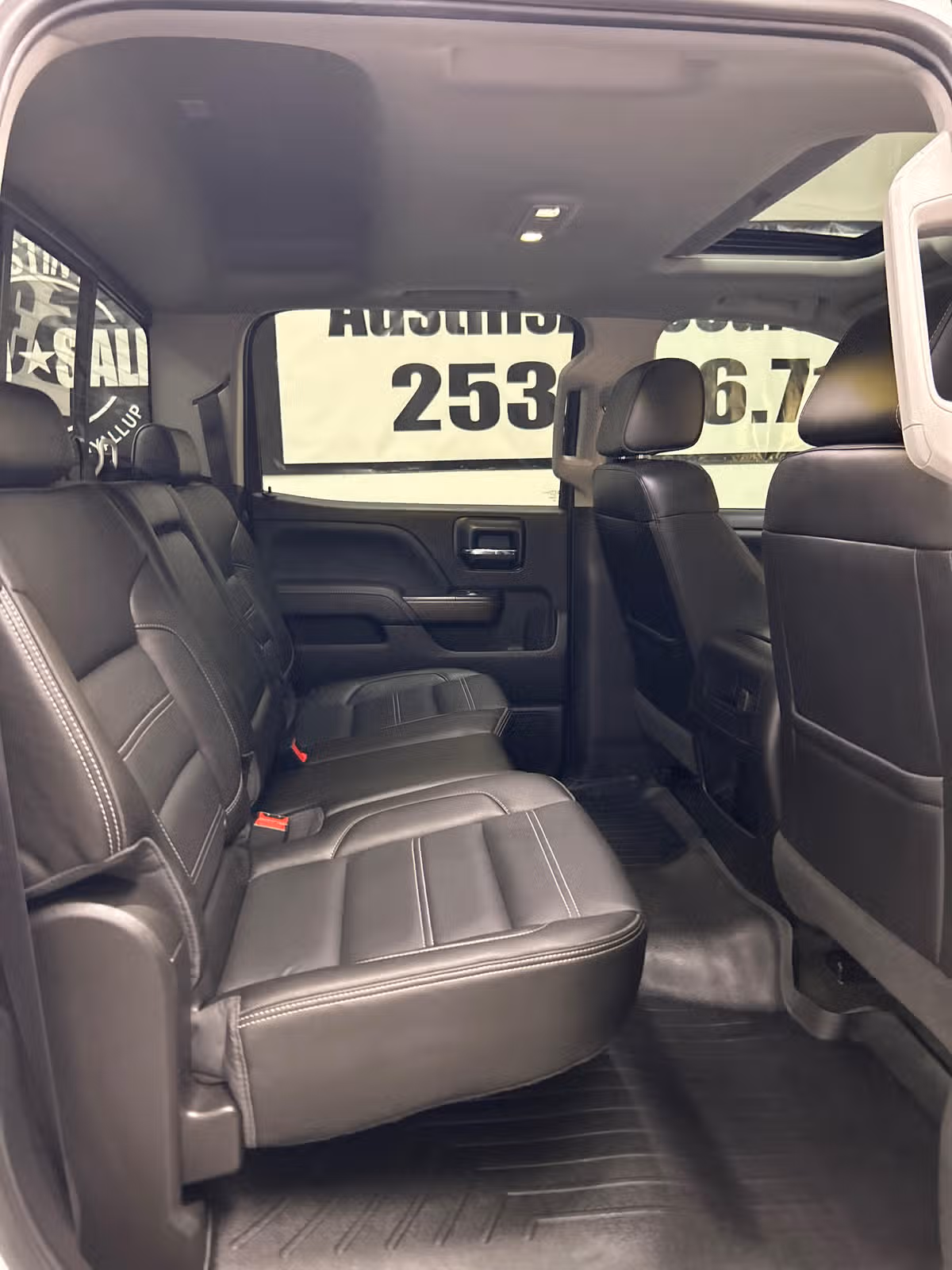 2017 GMC Sierra 1500 Denali Crew Cab Image 12