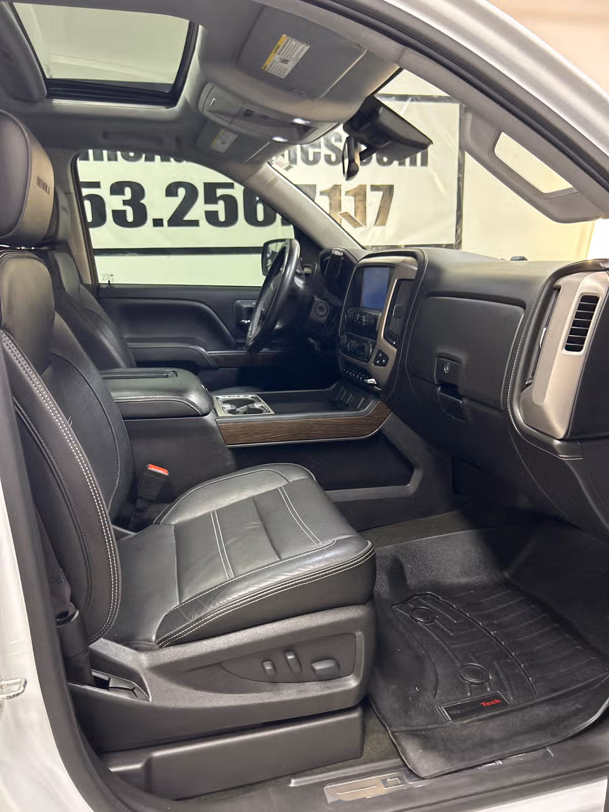 2017 GMC Sierra 1500 Denali Crew Cab Image 13