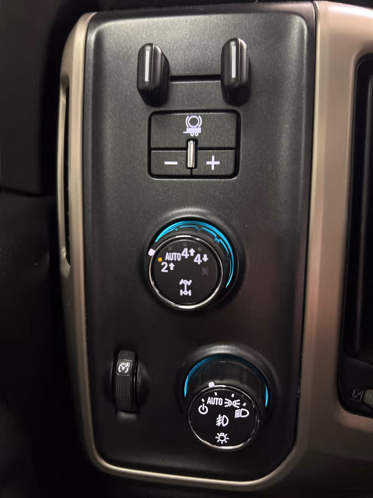 2017 GMC Sierra 1500 Denali Crew Cab Image 14