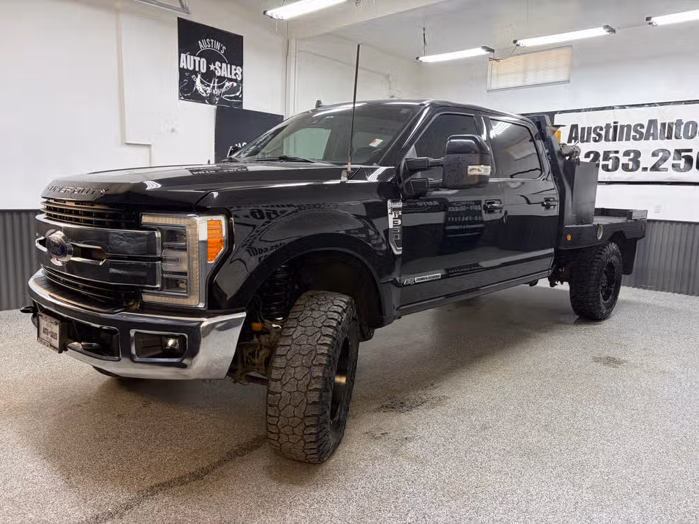 2019 Ford F-350 Super Duty Lariat Crew Cab Image 6