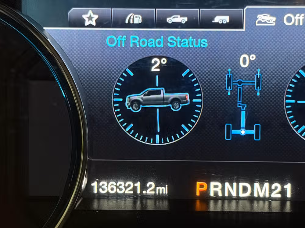 2019 Ford F-350 Super Duty Lariat Crew Cab Image 12