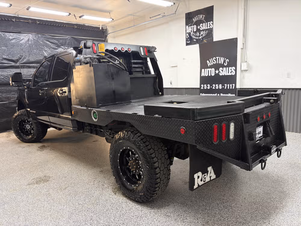 2019 Ford F-350 Super Duty Lariat Crew Cab Image 8