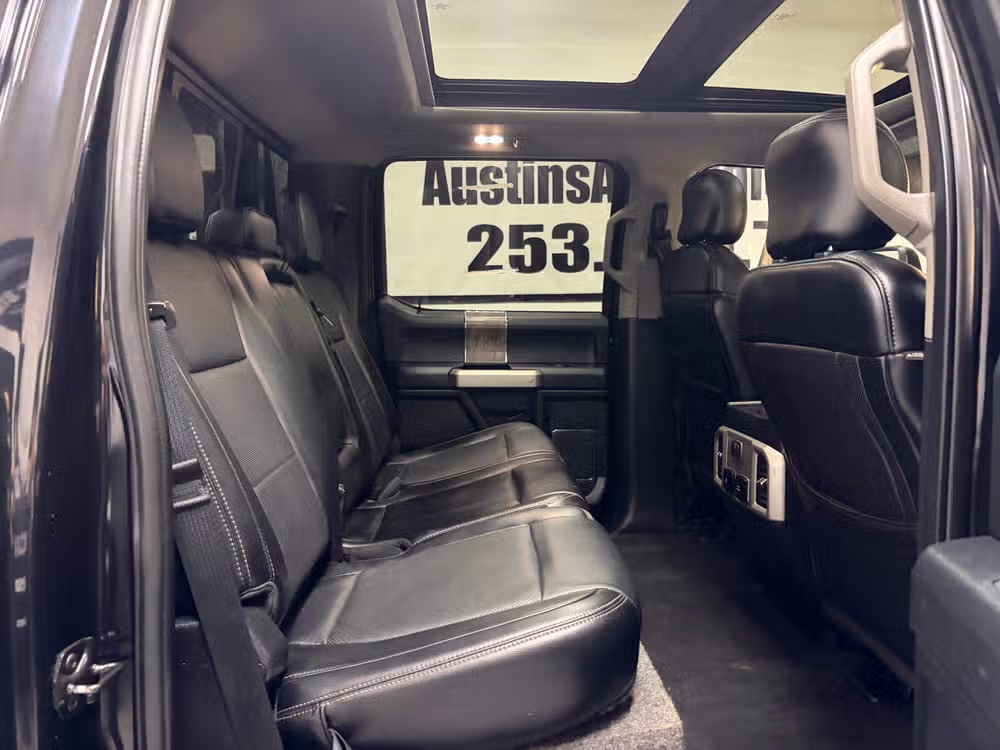 2019 Ford F-350 Super Duty Lariat Crew Cab Image 21