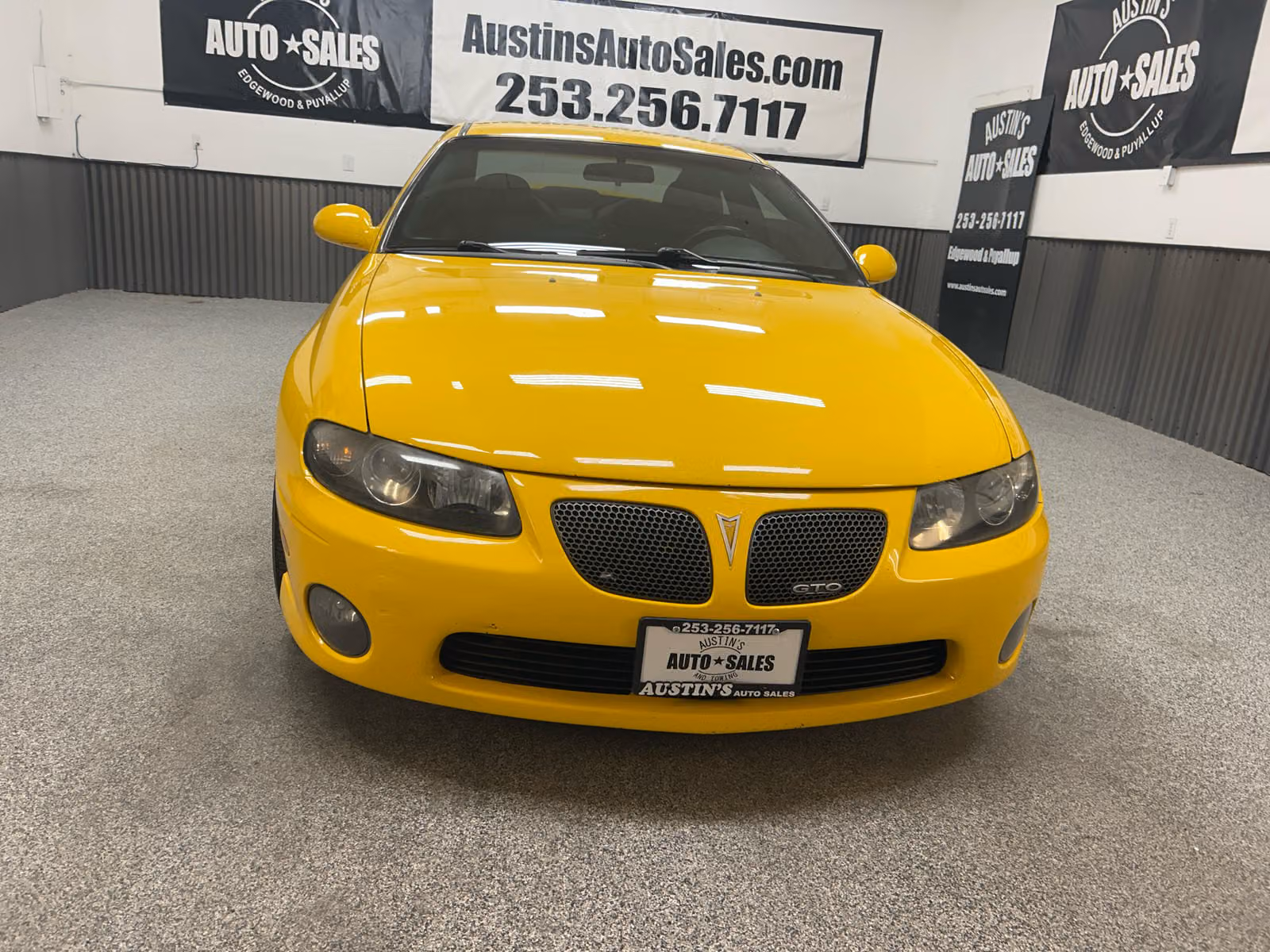 2004 Pontiac GTO Base Upper Image 2