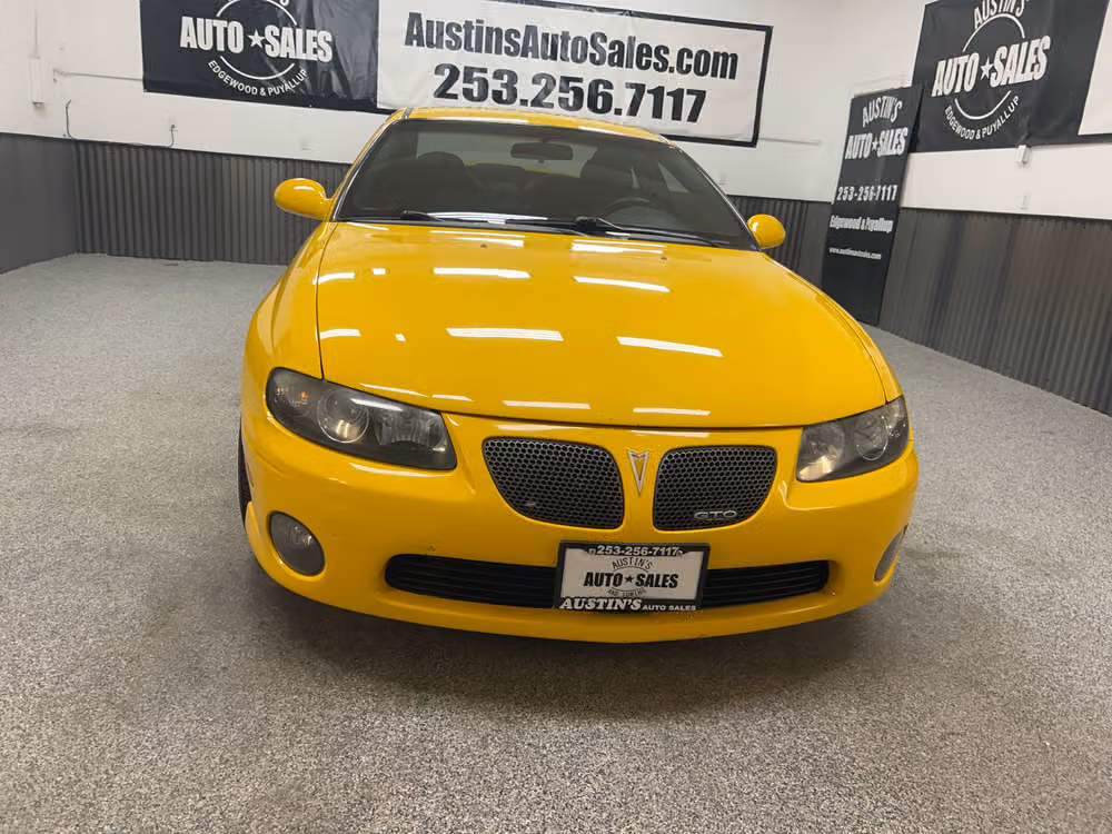 2004 Pontiac GTO Base Image 2
