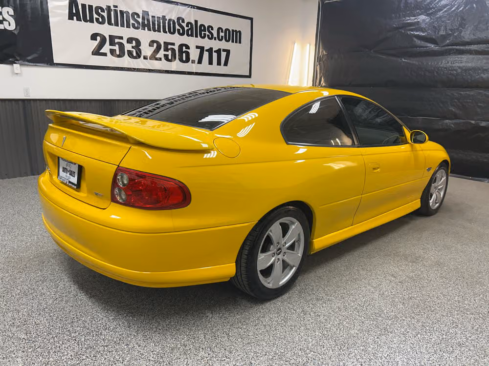 2004 Pontiac GTO Base Image 6