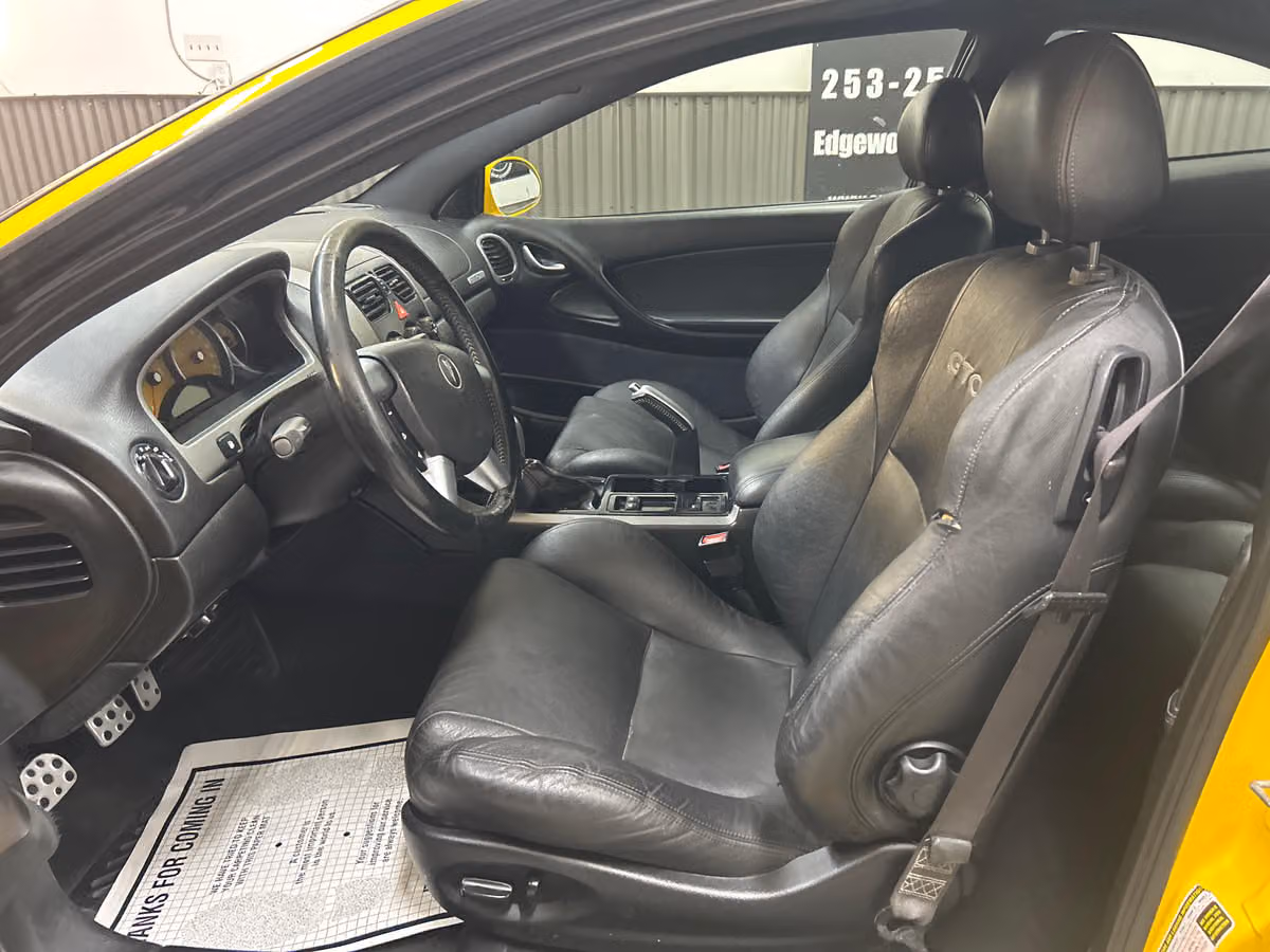 2004 Pontiac GTO Base Image 8