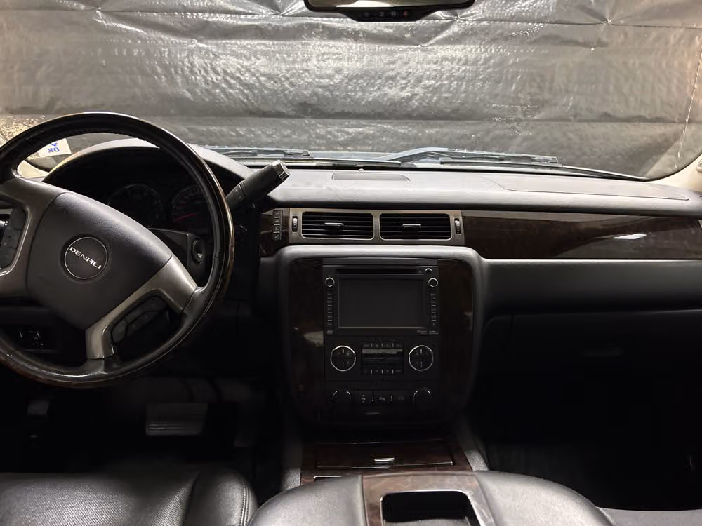 2014 GMC Sierra 3500HD Denali Crew Cab Image 11