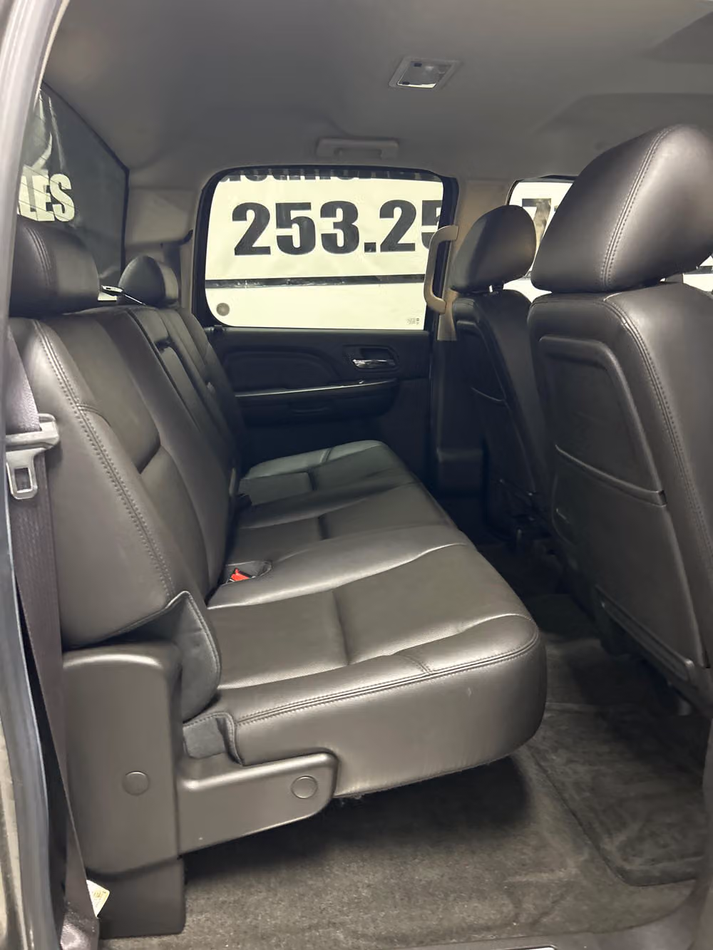 2014 GMC Sierra 3500HD Denali Crew Cab Image 12