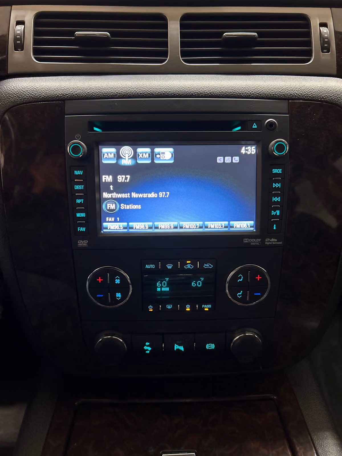 2014 GMC Sierra 3500HD Denali Crew Cab Image 15
