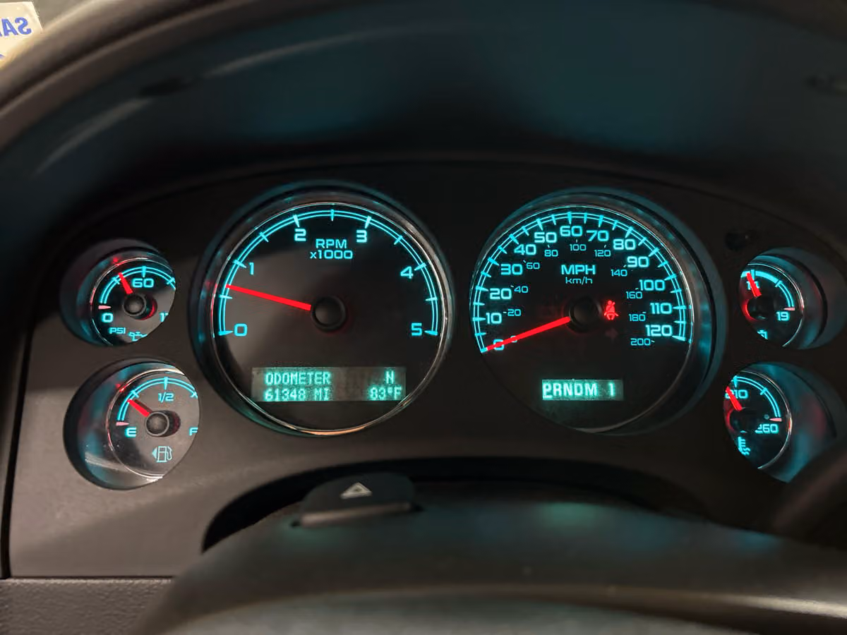 2014 GMC Sierra 3500HD Denali Crew Cab Image 17