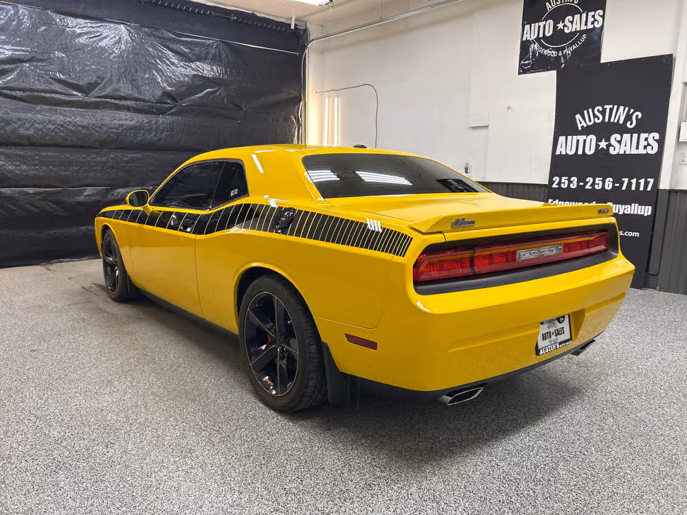 2010 Dodge Challenger SRT8 Lower Image 2