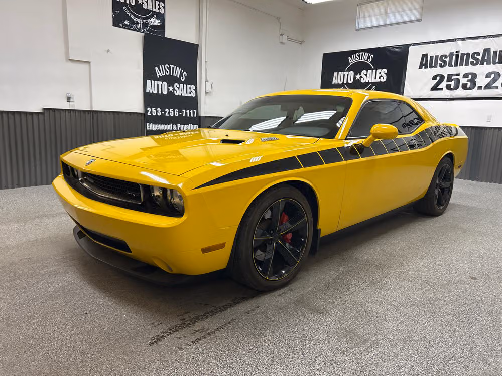2010 Dodge Challenger SRT8 Image 3