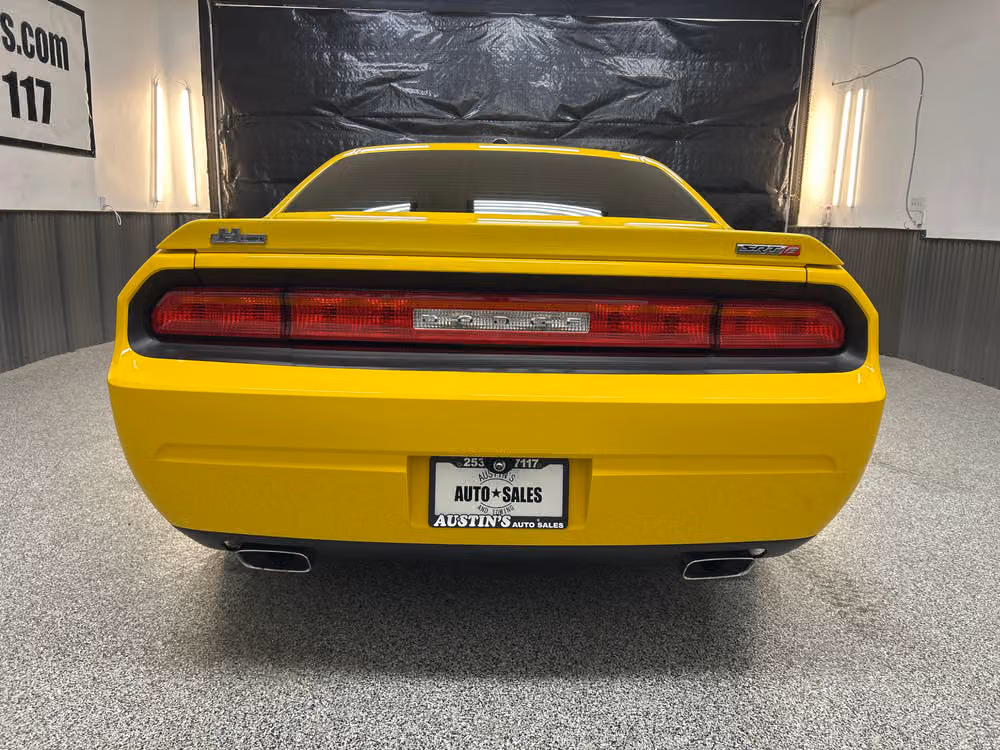 2010 Dodge Challenger SRT8 Image 5
