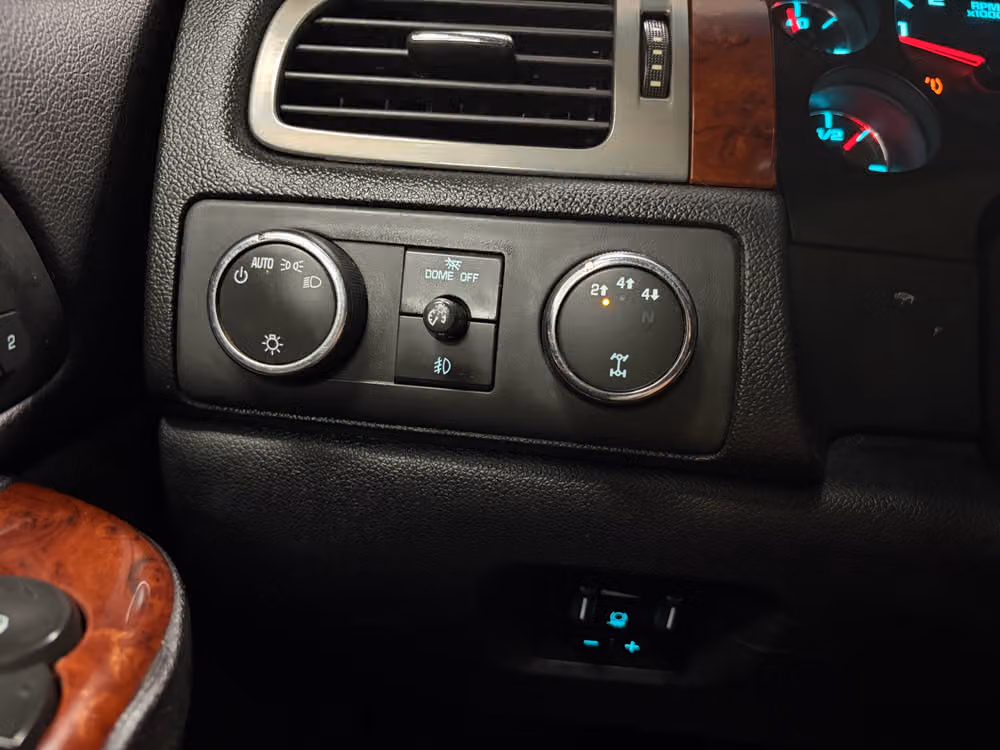 2010 Chevrolet Silverado 2500HD LTZ Crew Cab Image 15