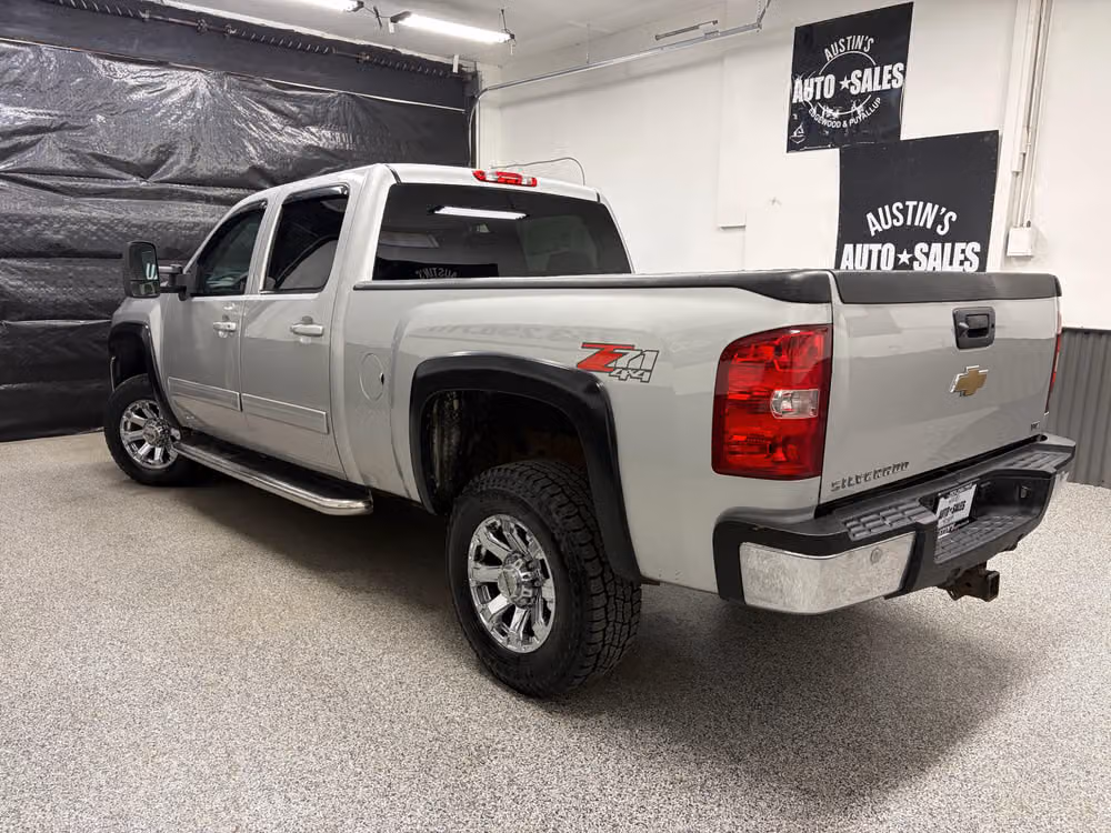 2010 Chevrolet Silverado 2500HD LTZ Crew Cab Image 8
