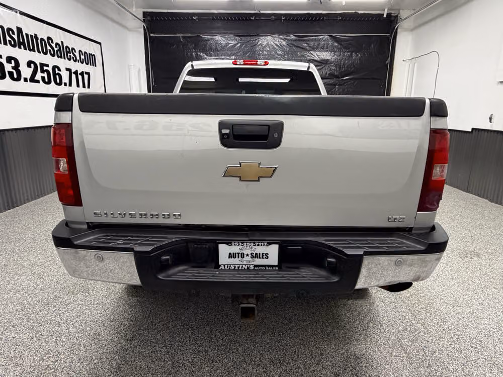 2010 Chevrolet Silverado 2500HD LTZ Crew Cab Image 4