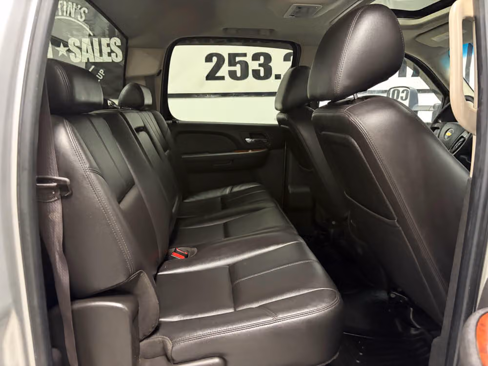 2010 Chevrolet Silverado 2500HD LTZ Crew Cab Image 20