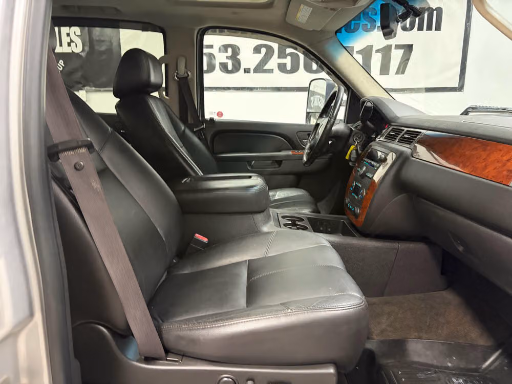 2010 Chevrolet Silverado 2500HD LTZ Crew Cab Image 21