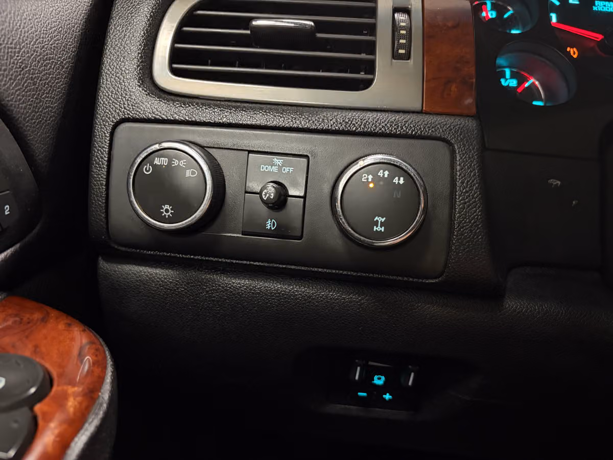 2010 Chevrolet Silverado 2500HD LTZ Crew Cab Image 15