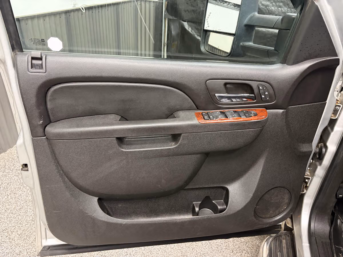 2010 Chevrolet Silverado 2500HD LTZ Crew Cab Image 16