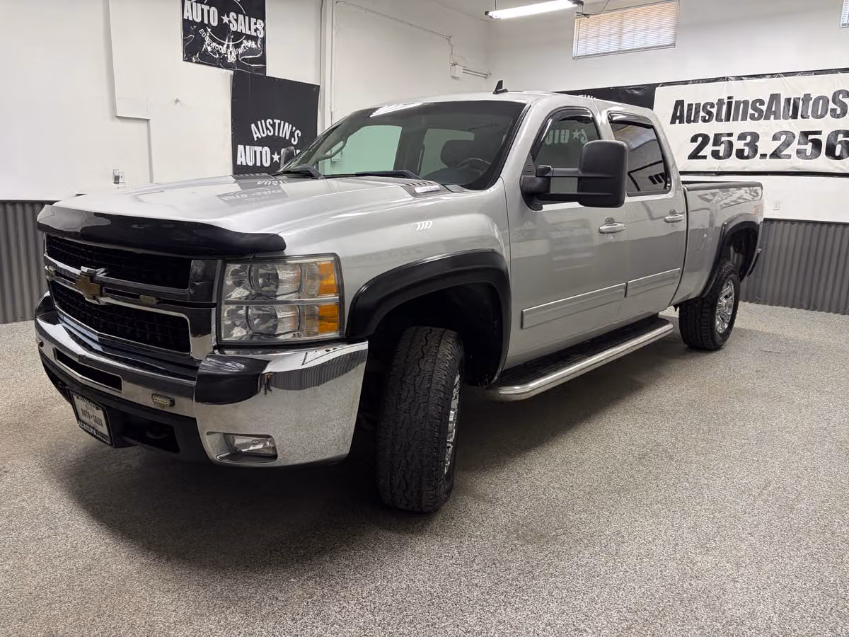 2010 Chevrolet Silverado 2500HD LTZ Crew Cab Image 6