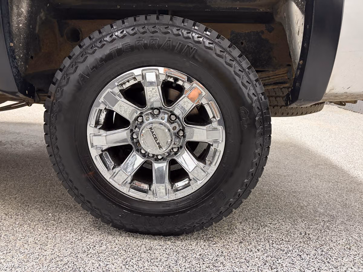 2010 Chevrolet Silverado 2500HD LTZ Crew Cab Image 9