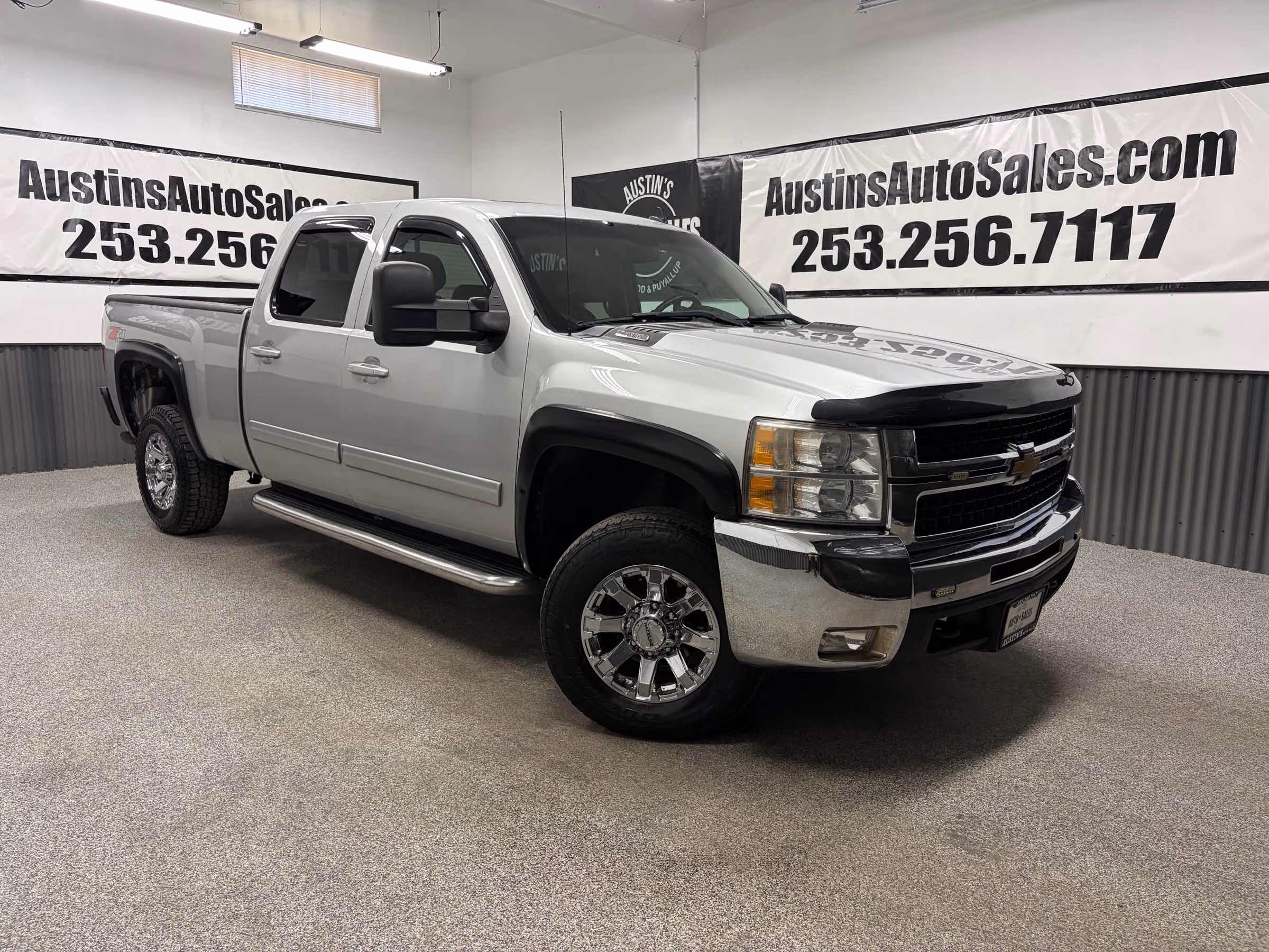 2010 Chevrolet Silverado 2500HD LTZ Crew Cab Image 1