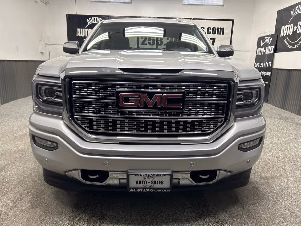 2018 GMC Sierra 1500 Denali Crew Cab Image 2