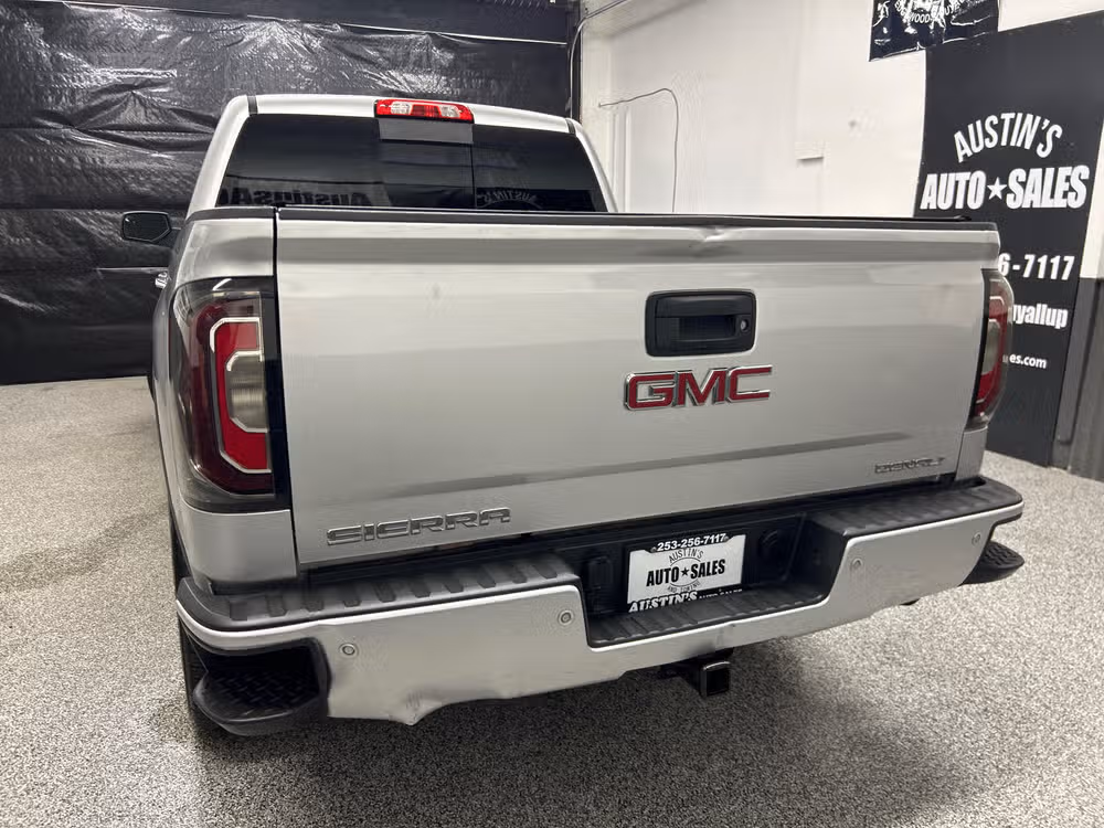 2018 GMC Sierra 1500 Denali Crew Cab Image 5