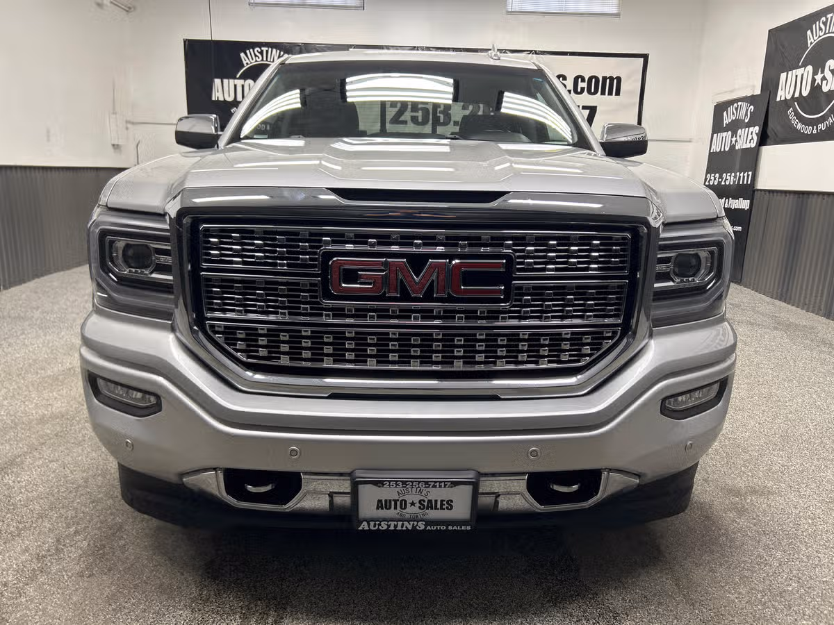 2018 GMC Sierra 1500 Denali Crew Cab Image 2
