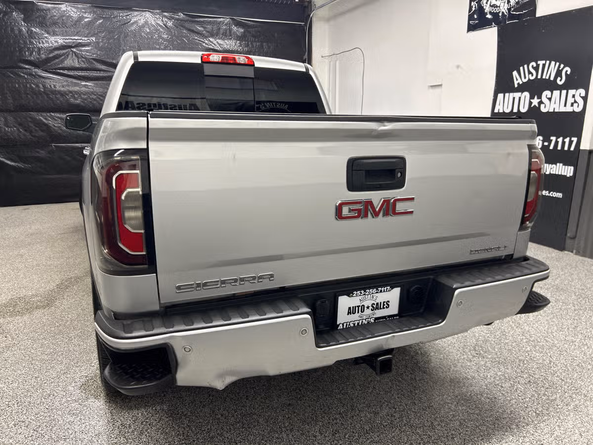 2018 GMC Sierra 1500 Denali Crew Cab Image 5