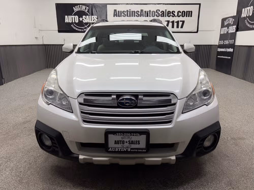 2013 Subaru Outback 3.6R Limited Crossover Image 5