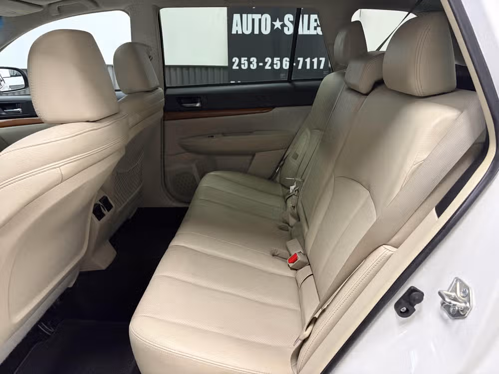 2013 Subaru Outback 3.6R Limited Crossover Image 20