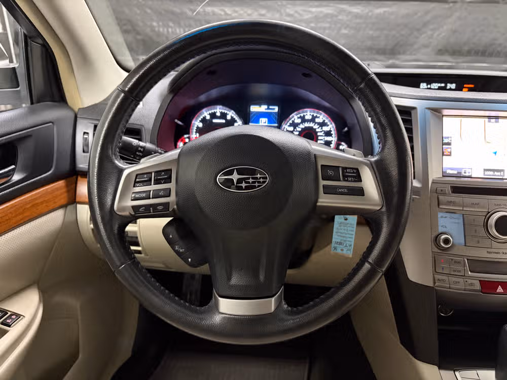 2013 Subaru Outback 3.6R Limited Crossover Image 11