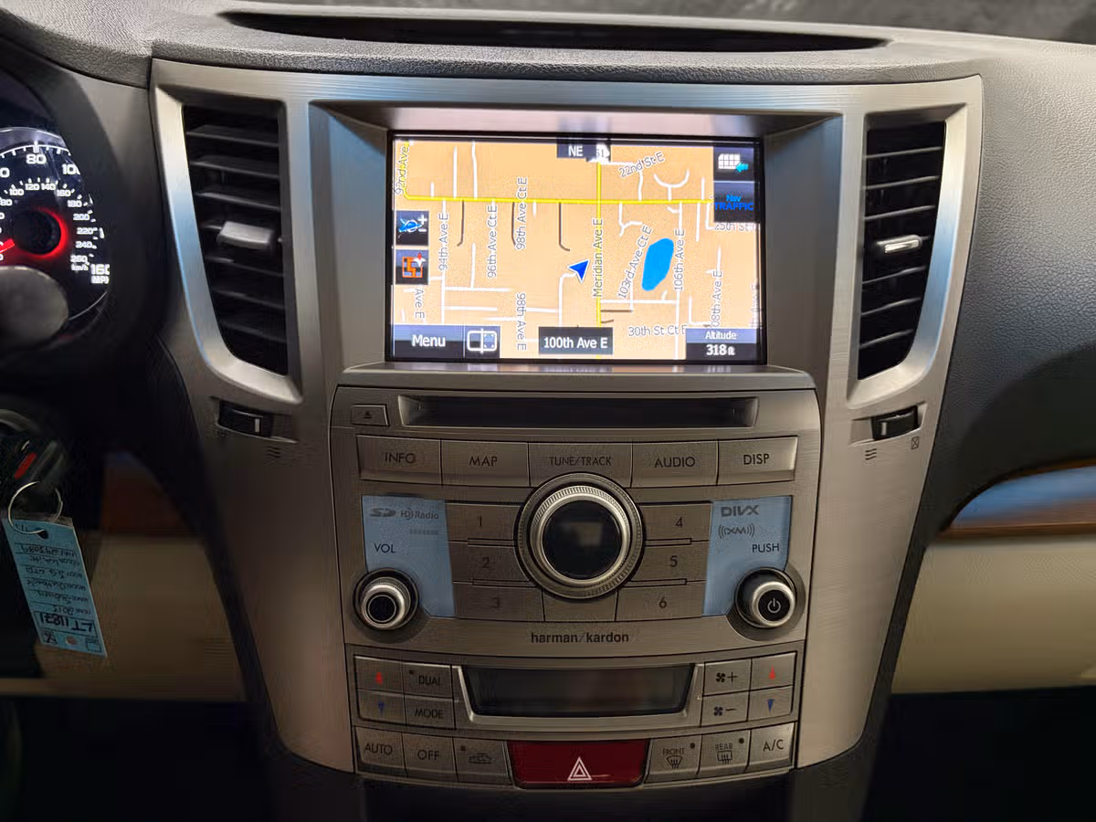 2013 Subaru Outback 3.6R Limited Crossover Image 13