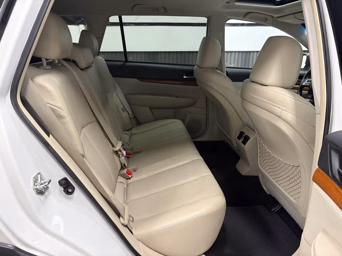 2013 Subaru Outback 3.6R Limited Crossover Image 22