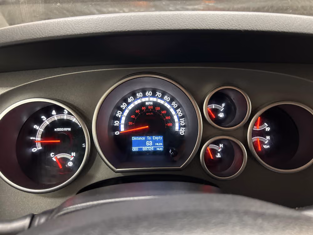 2010 Toyota Tundra Limited CrewMax Image 16
