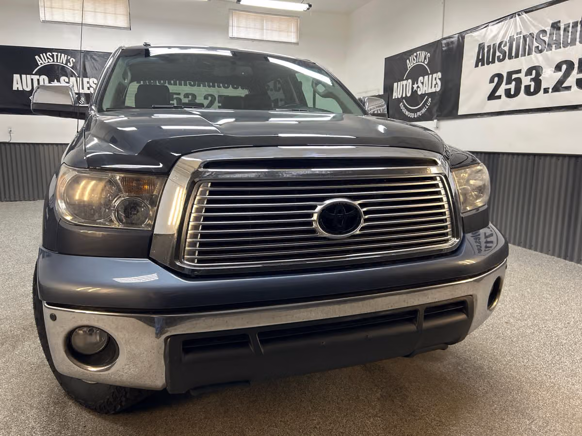 2010 Toyota Tundra Limited CrewMax Image 2