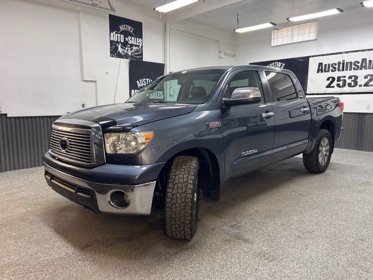 2010 Toyota Tundra Limited CrewMax Image 3