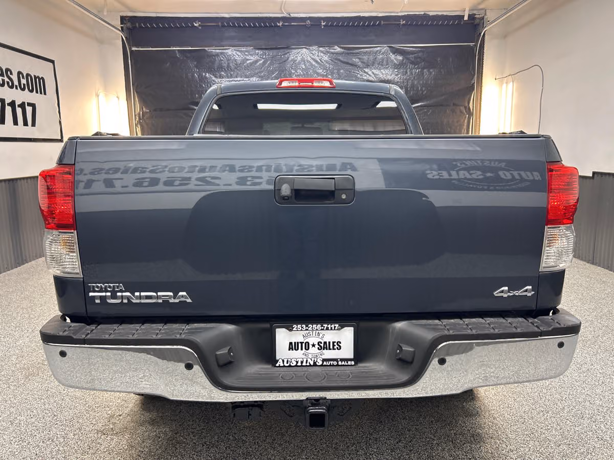 2010 Toyota Tundra Limited CrewMax Image 5